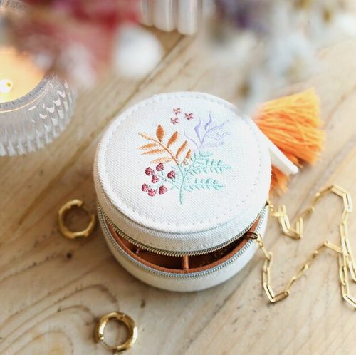 Mini Round Jewelry Traveler - Embroidered Leaves